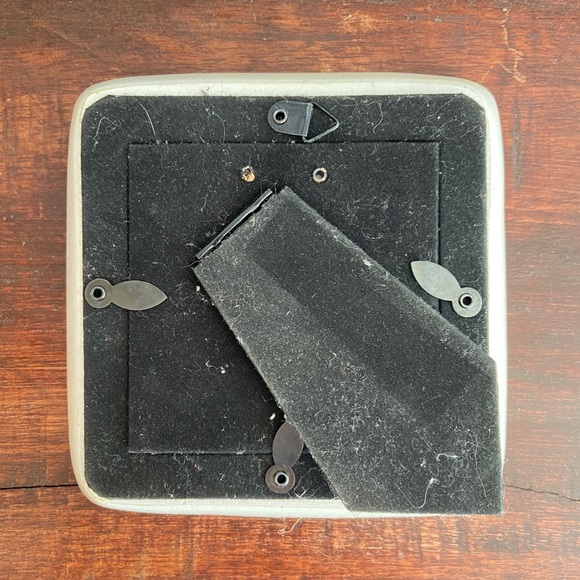 Small Vintage Photo Frame - Picture 4 of 4